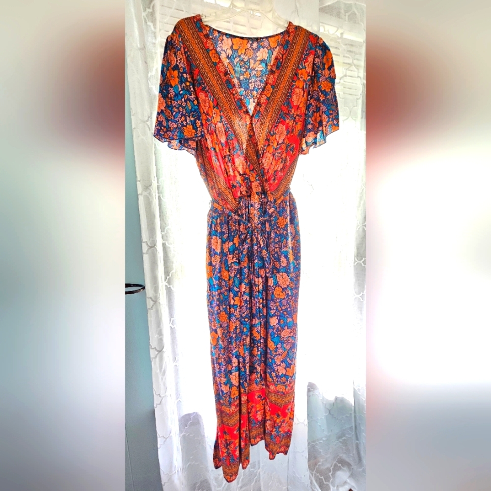 BloomChic 18/20W Vibrant Floral Maxi Dress